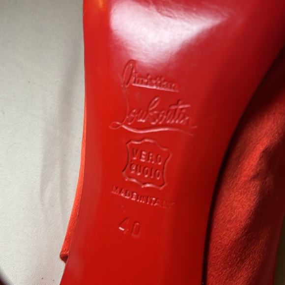 Christian Louboutin DEFECTIVE heels size 40 READ THE DESCRIPTION - Picture 6 of 8